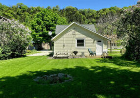 The backyard of The Cozy Cottage in Lanesboro, MN